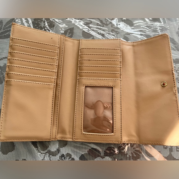 Guess wallet - Picture 2 of 4